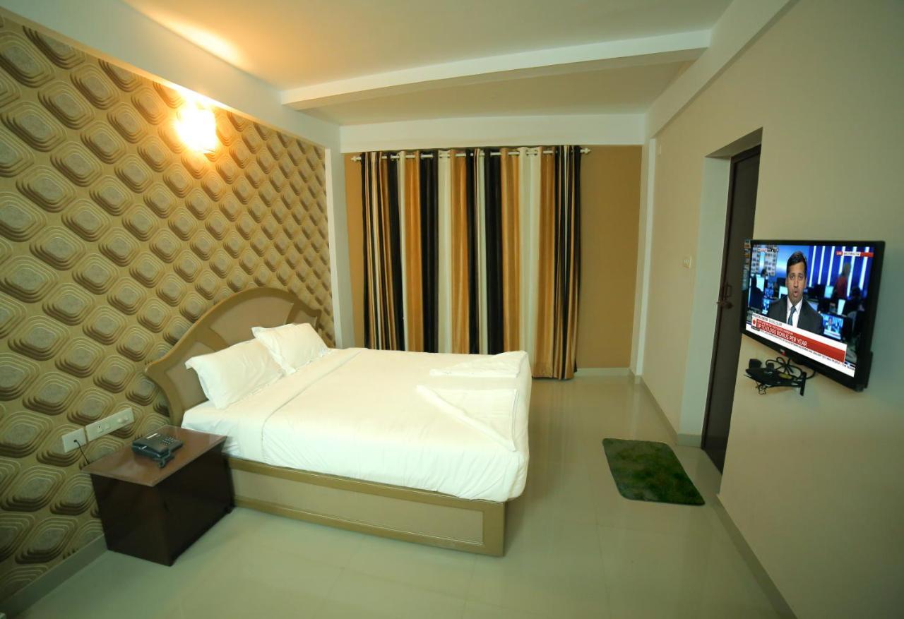 Hotel Falcon Thiruvananthapuram Extérieur photo