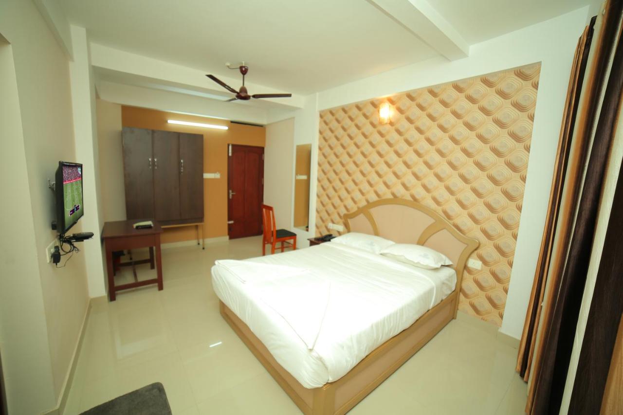 Hotel Falcon Thiruvananthapuram Extérieur photo