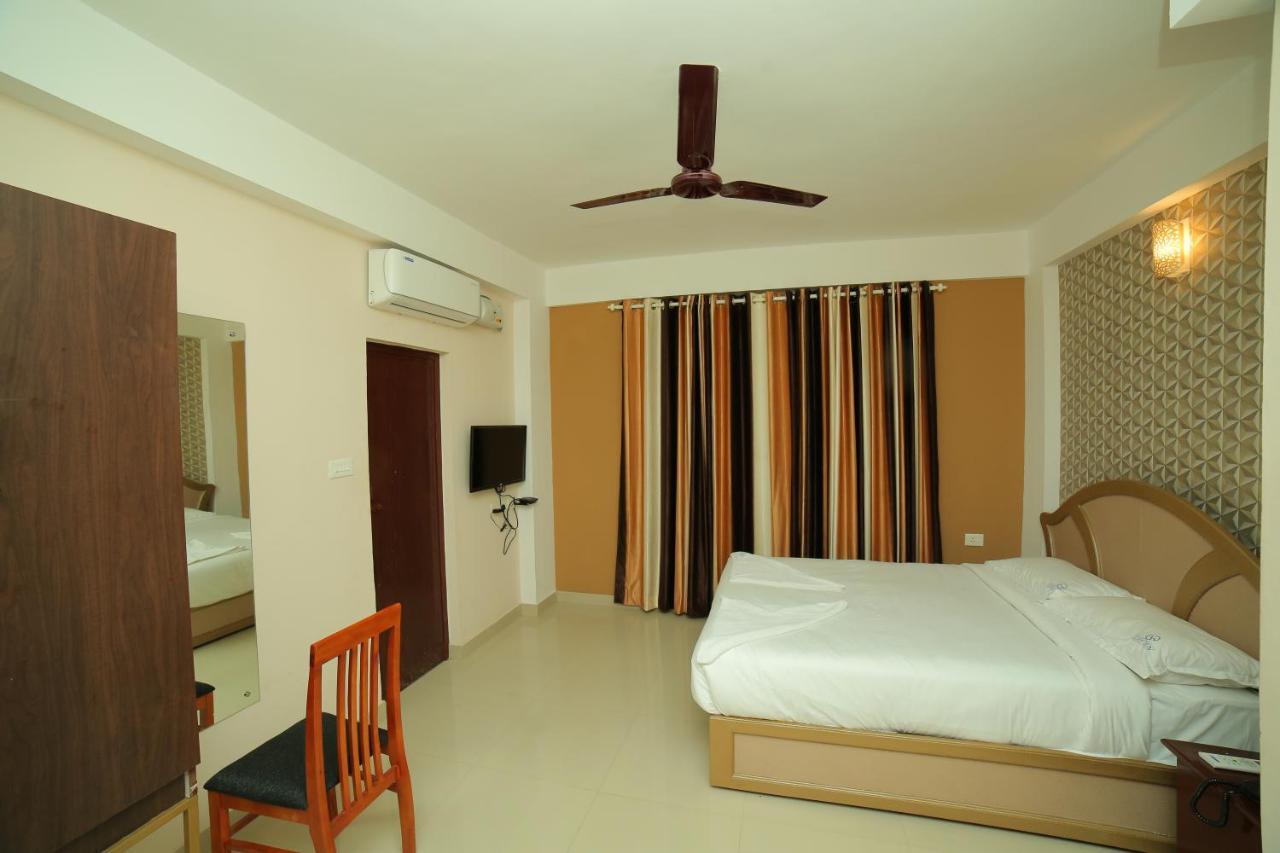 Hotel Falcon Thiruvananthapuram Extérieur photo