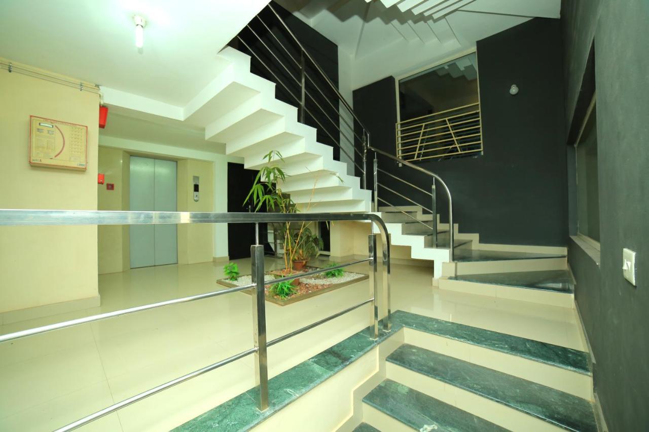 Hotel Falcon Thiruvananthapuram Extérieur photo