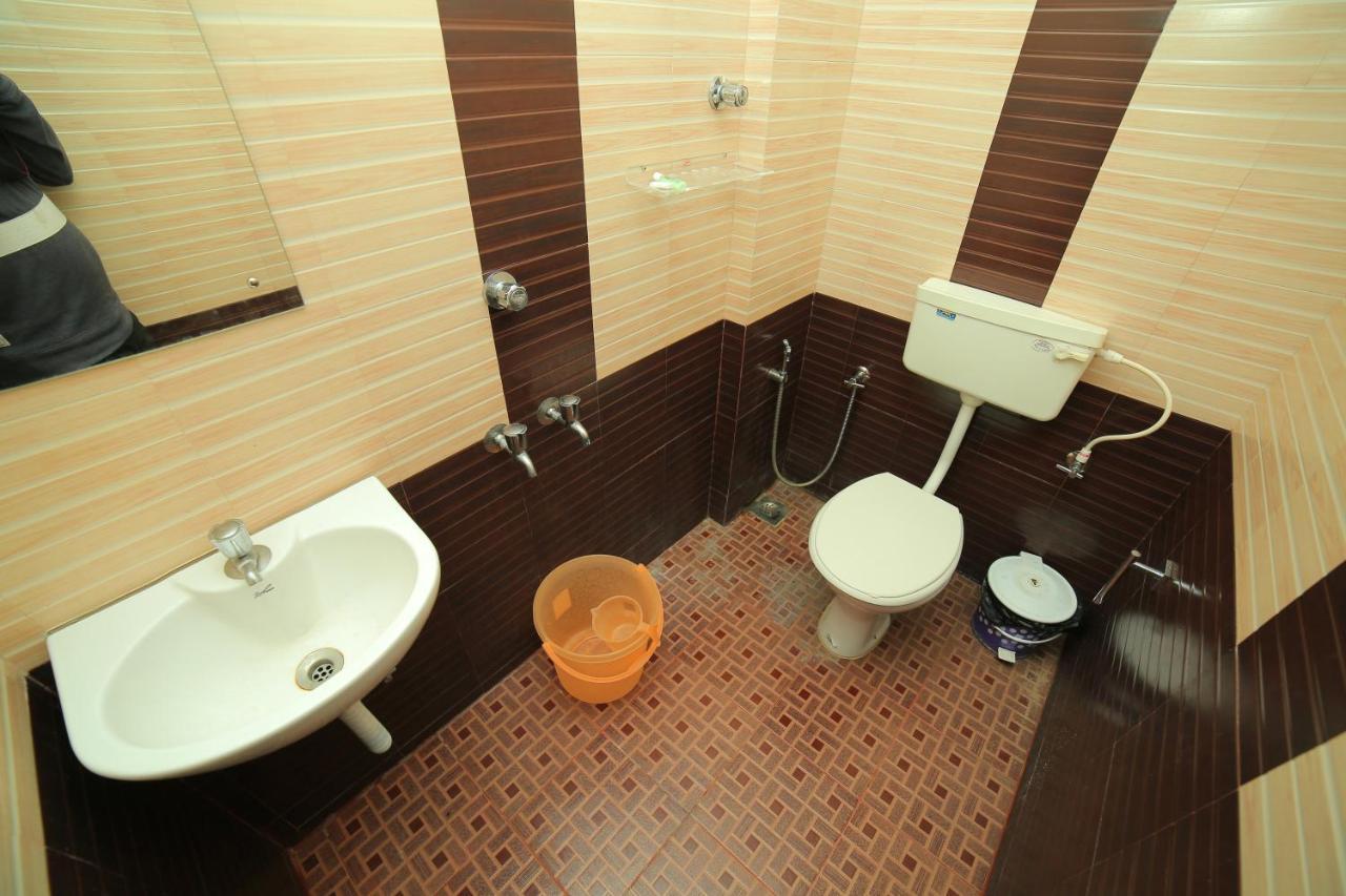 Hotel Falcon Thiruvananthapuram Extérieur photo