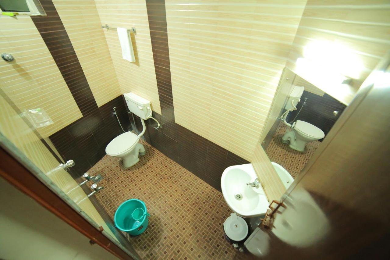 Hotel Falcon Thiruvananthapuram Extérieur photo