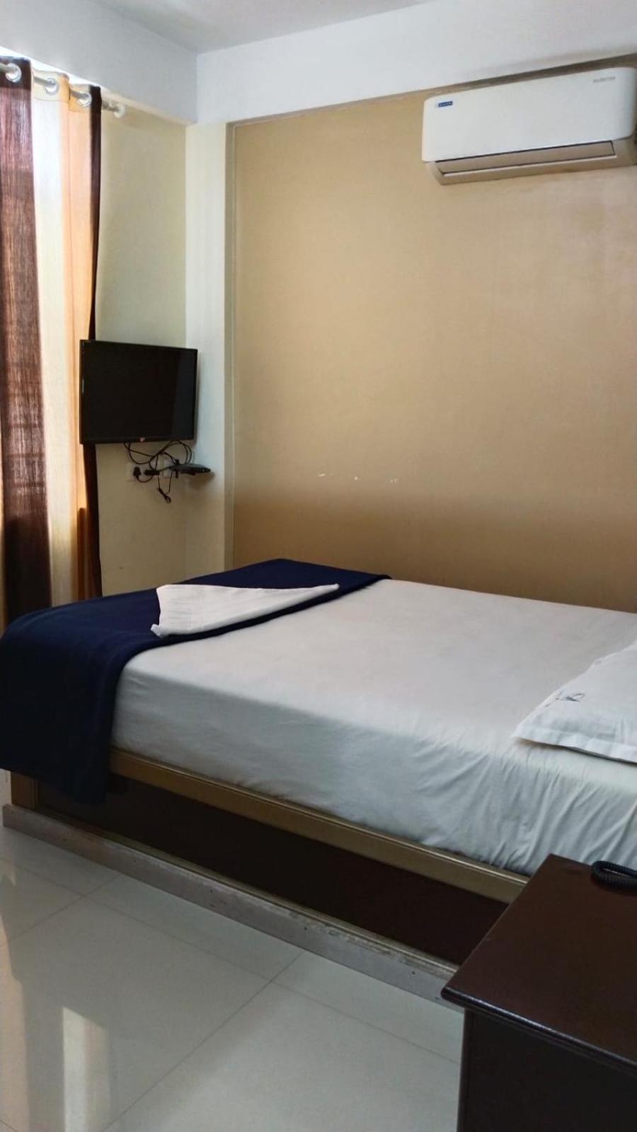 Hotel Falcon Thiruvananthapuram Extérieur photo