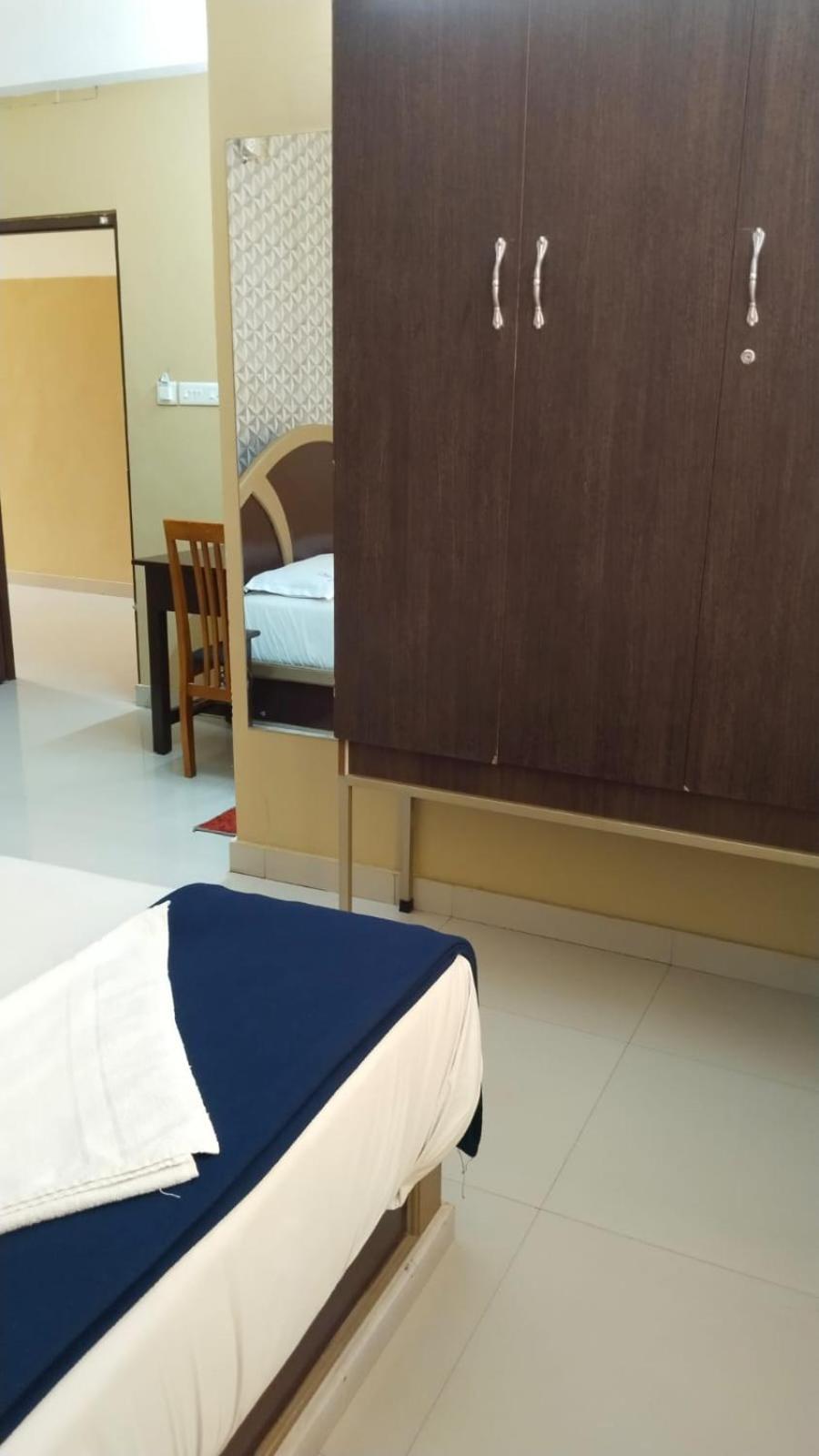 Hotel Falcon Thiruvananthapuram Extérieur photo