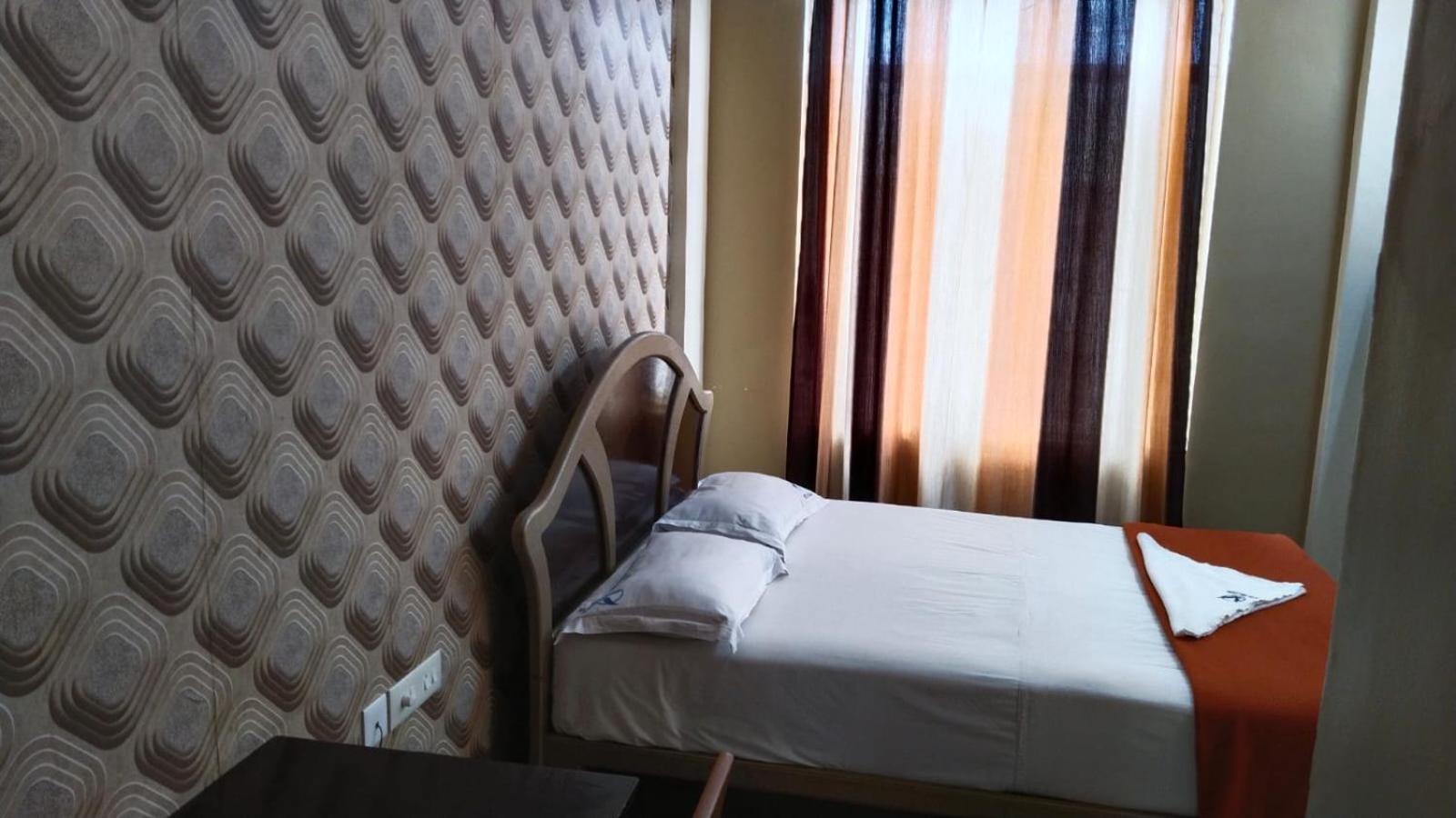 Hotel Falcon Thiruvananthapuram Extérieur photo
