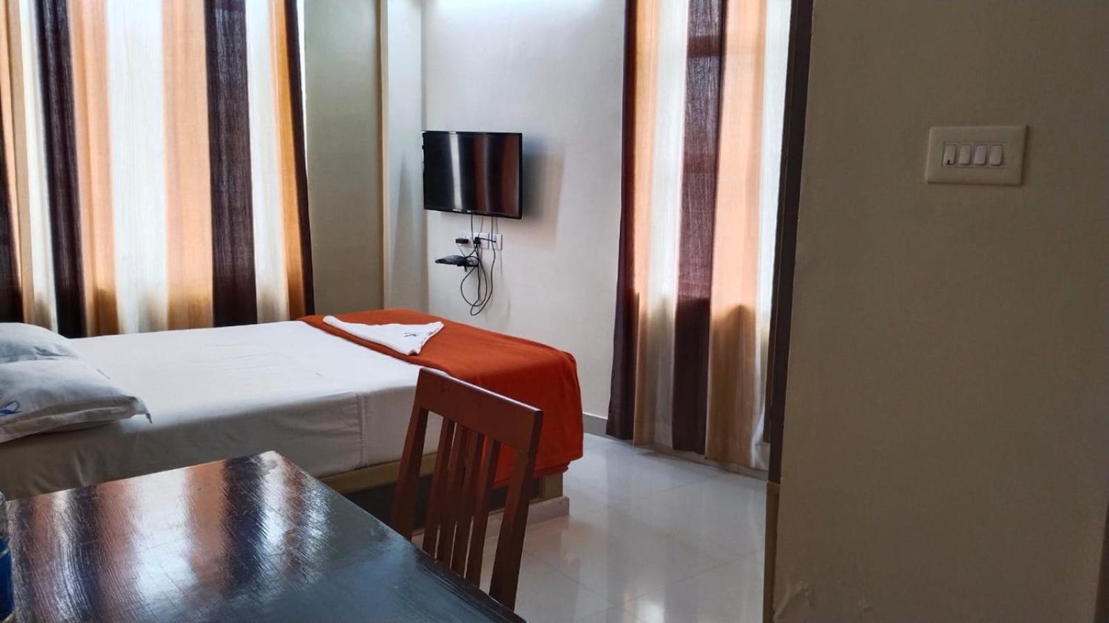 Hotel Falcon Thiruvananthapuram Extérieur photo